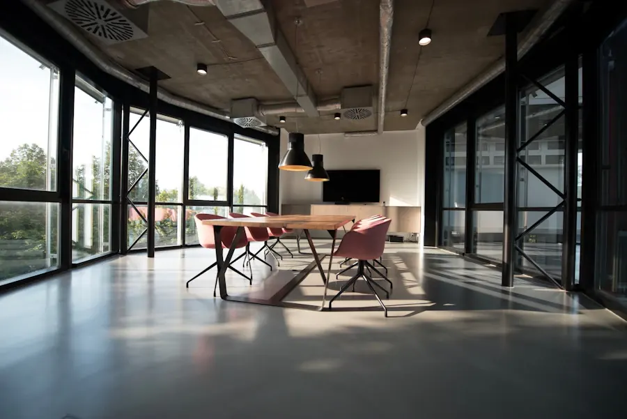 Oficina de empresa con presencia web profesional y diseño a medida